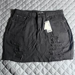 ✨Boohoo Blue Women’s Black Distressed Denim Skirt Size 12 US Raw Hem Mini NWT